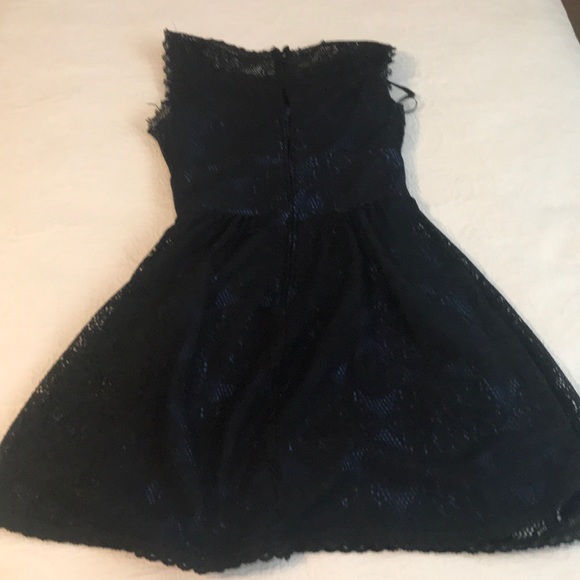 Dress - Picture 7 of 7